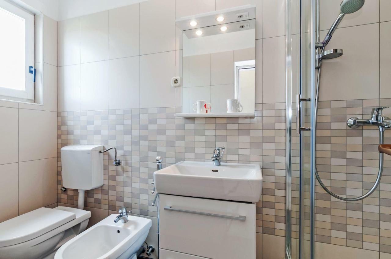 Apartmani Labud Sukosan Ngoại thất bức ảnh
